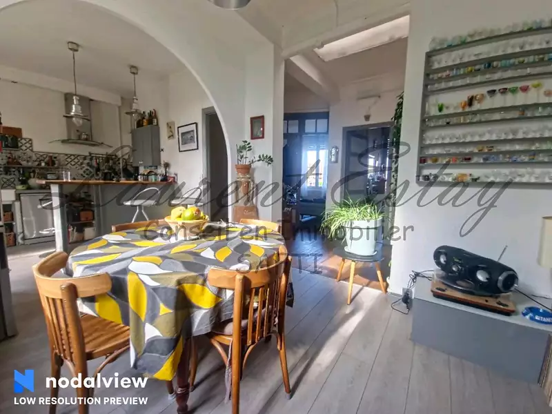 Immeuble, 170 m²