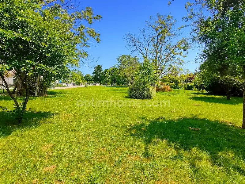 Terrain, 2 110 m²