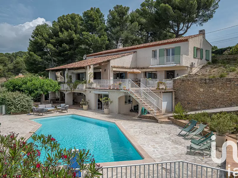 Maison, 381 m²