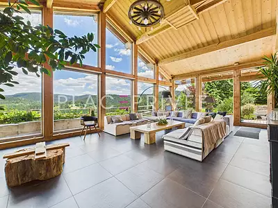 Maison, 704 m²