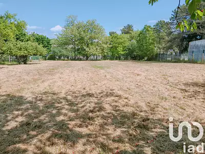 Terrain, 900 m²