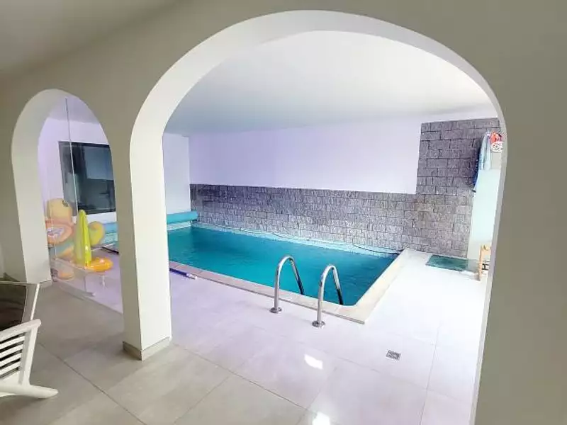 Maison, 210 m²