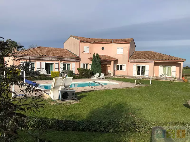 Maison, 320 m²