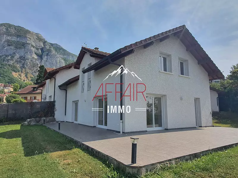 Maison, 215 m²