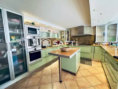 Maison, 240 m²