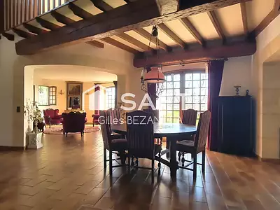 Maison, 225 m²