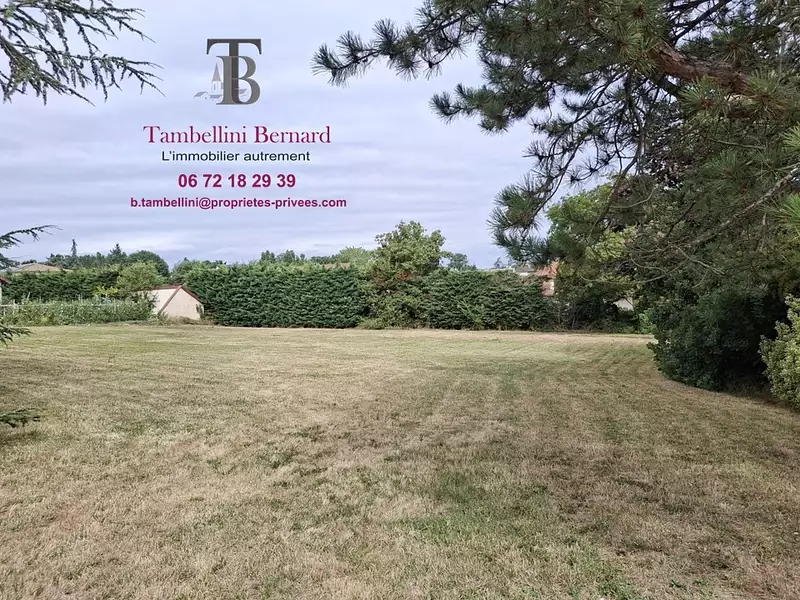 Terrain, 770 m²