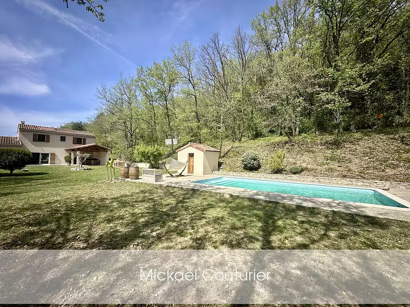 Maison, 157 m²