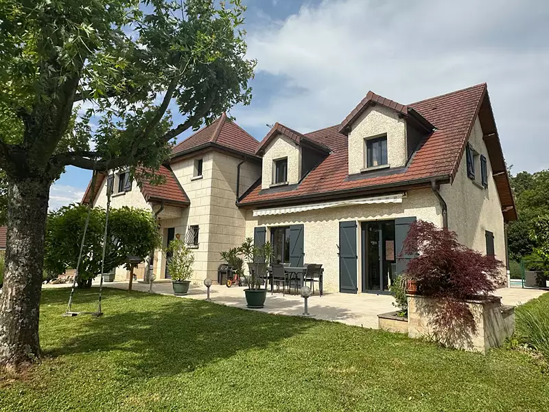 Maison, 230 m²