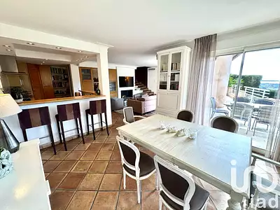 Maison, 221 m²