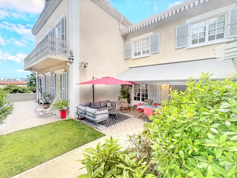 Maison, 230 m²