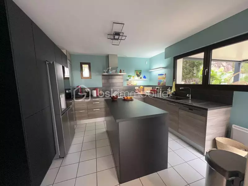 Maison, 260 m²