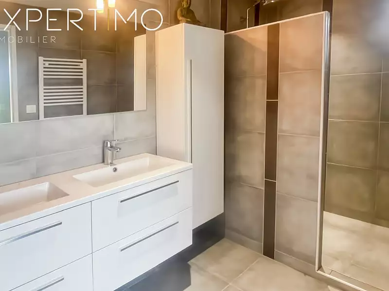 Maison, 220 m²