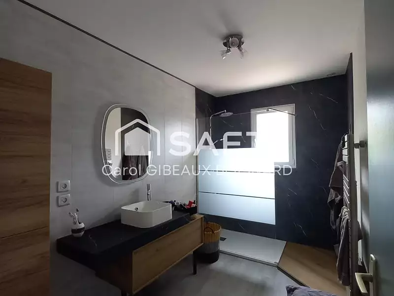 Maison, 168 m²