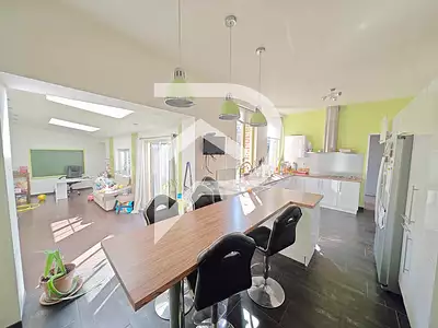 Maison, 210 m²