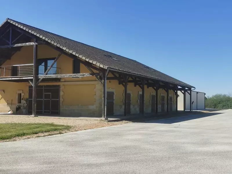 Maison, 859 m²