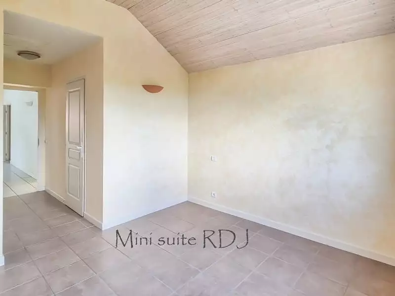 Maison, 230 m²