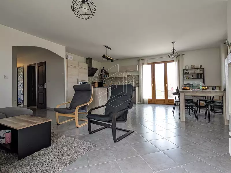 Maison, 99 m²