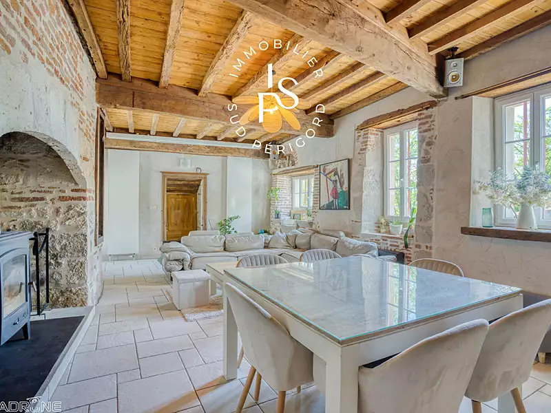 Maison, 666 m²