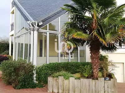Maison, 225 m²