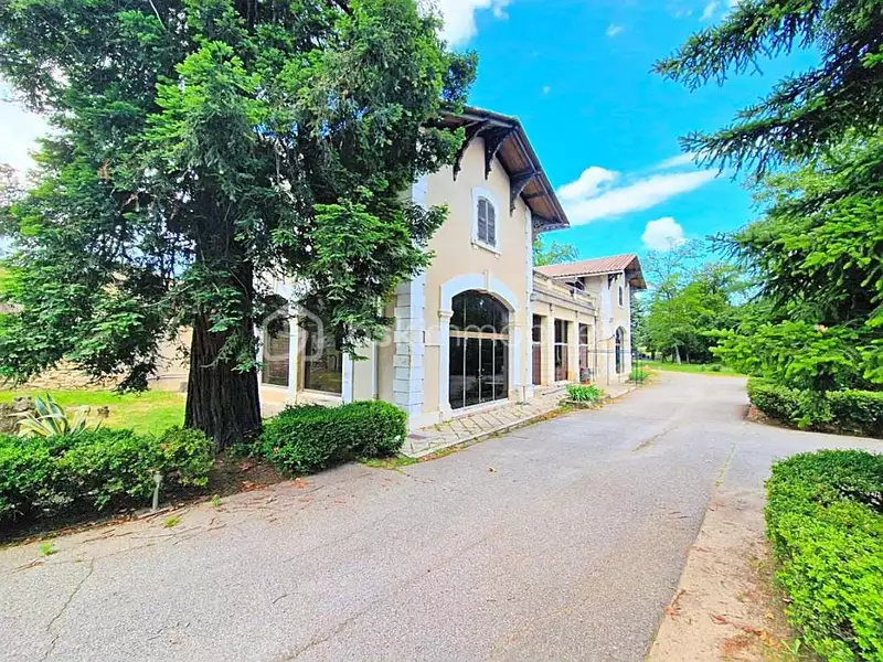 Immeuble, 1 089 m²