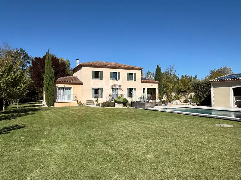 Maison, 250 m²