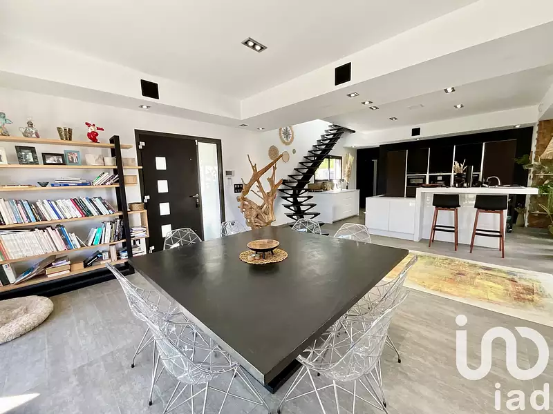 Maison, 218 m²