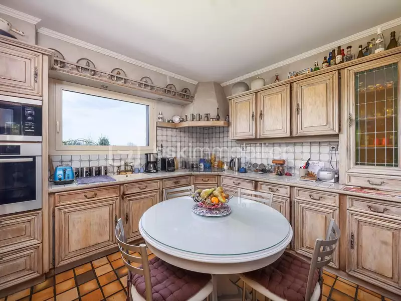 Maison, 218 m²