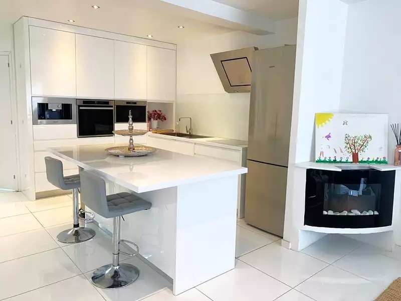 Maison, 196 m²