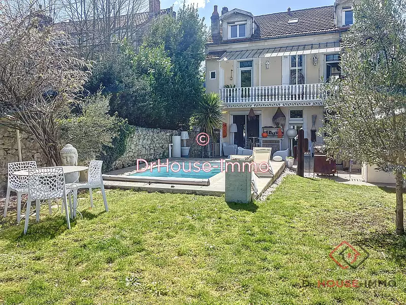 Maison, 208 m²