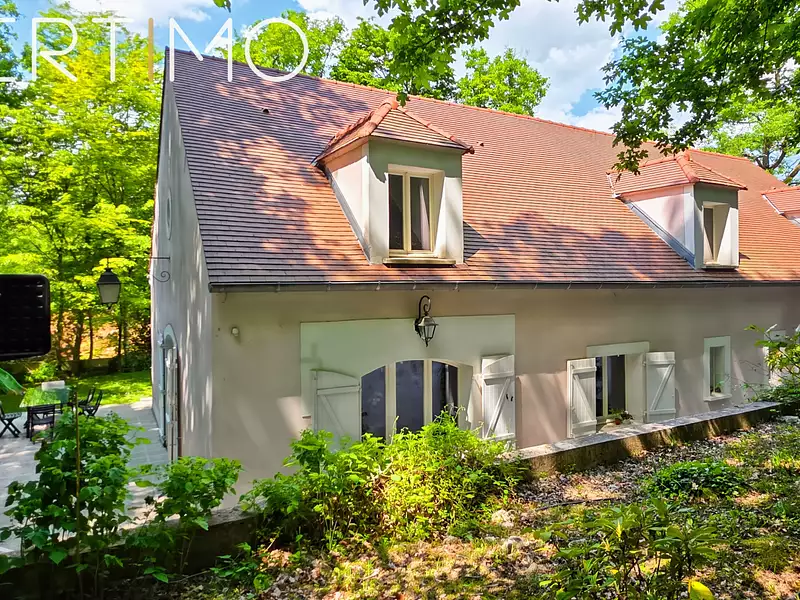 Maison, 242 m²