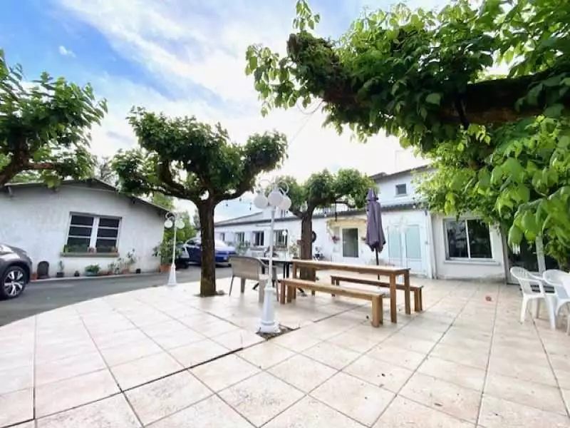 Immeuble, 725 m²