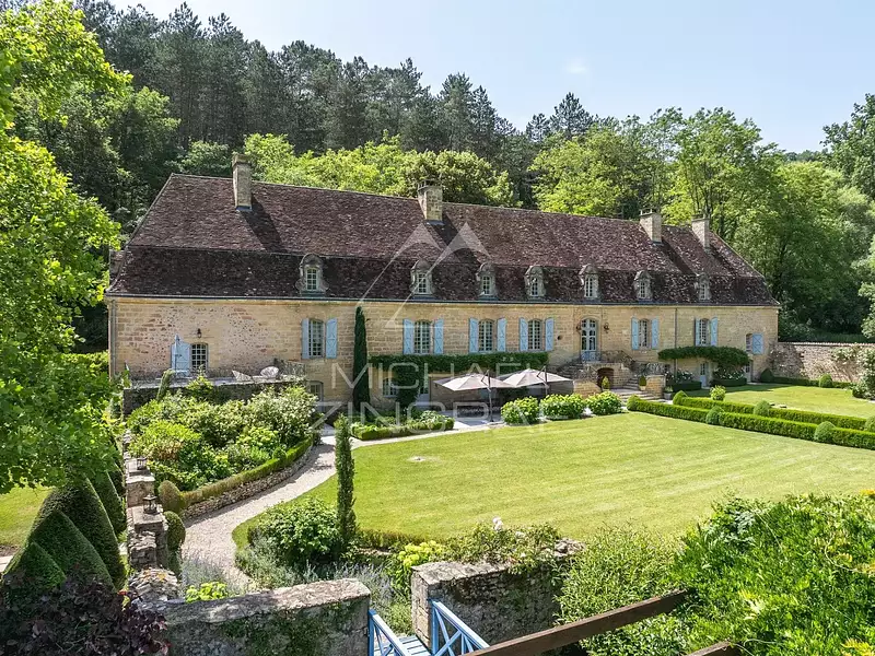 Maison, 1 000 m²