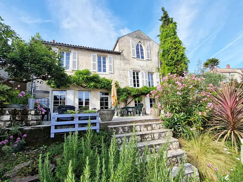 Maison, 330 m²