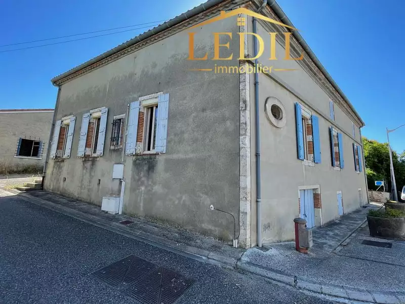 Maison, 196 m²