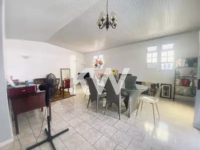 Maison, 198 m²