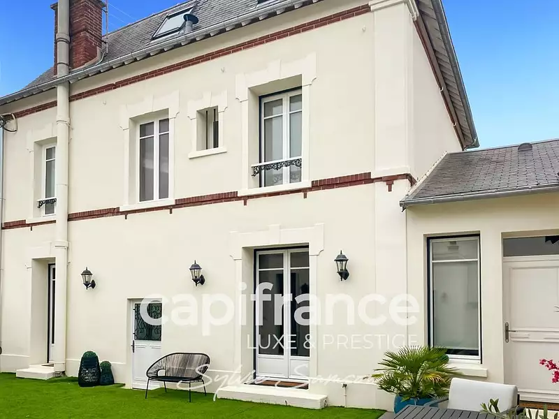 Maison, 165 m²