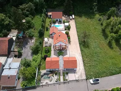Maison, 196 m²