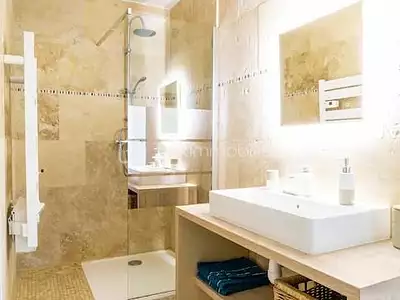Maison, 239 m²