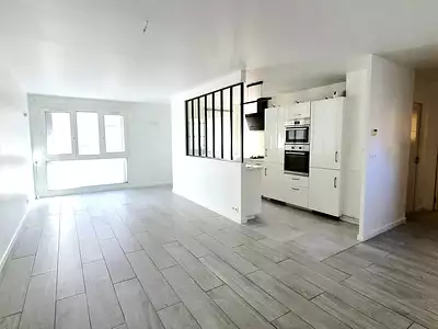 235 000 € 3 852 €/m² Appartement • 61 m² • 3 pièces • 1 chambre Sartrouville (78500)