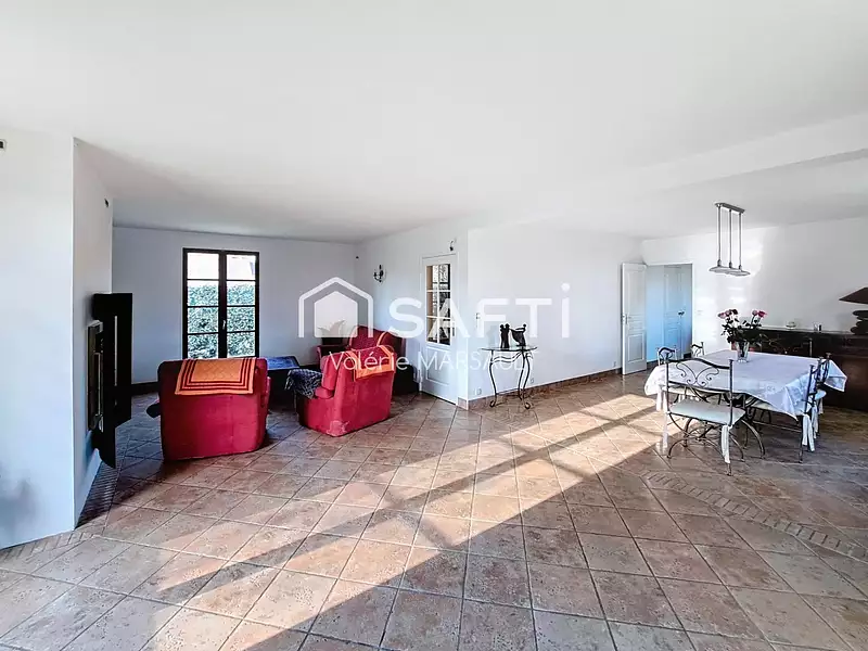 Maison, 204 m²