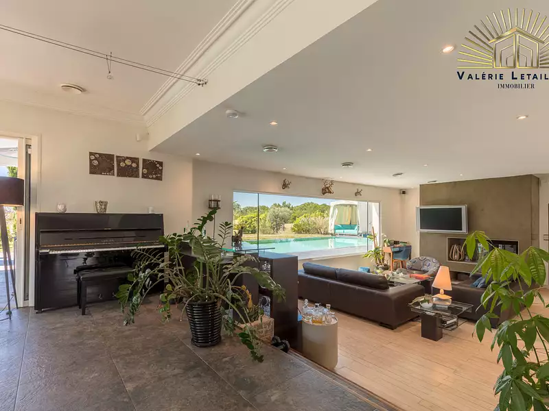 Maison, 249 m²