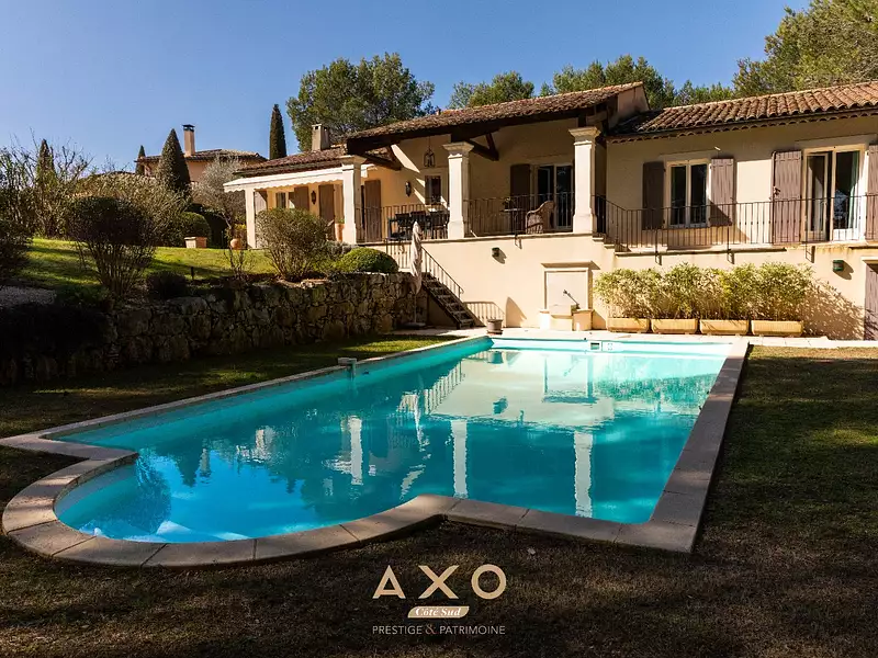 Maison, 215 m²