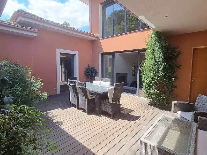 Maison, 255 m²