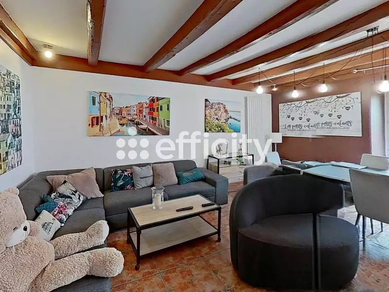 Maison, 245 m²