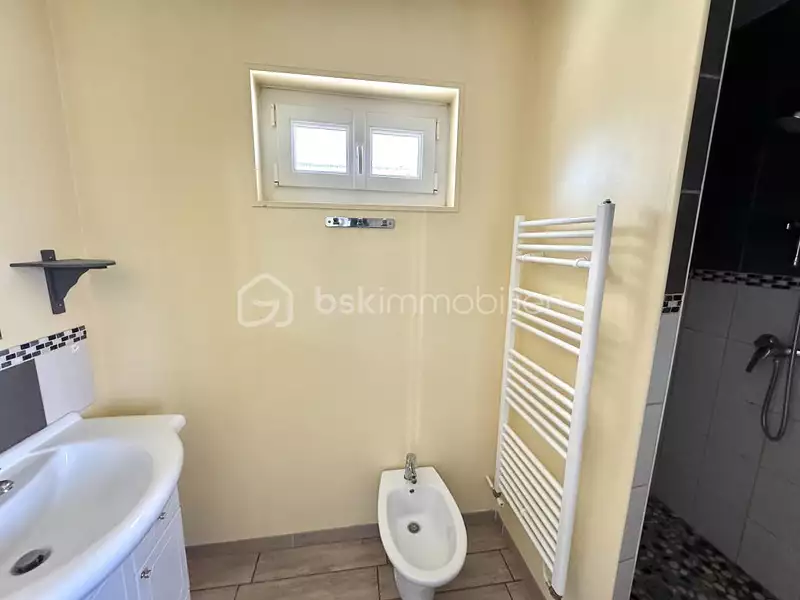 Immeuble, 140 m²