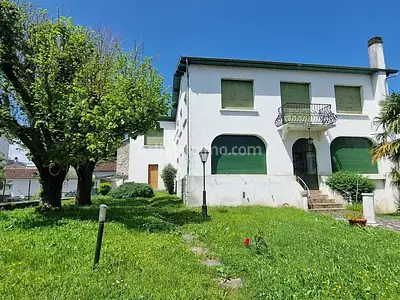 Maison, 220 m²