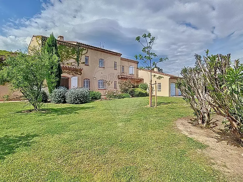 Maison, 310 m²