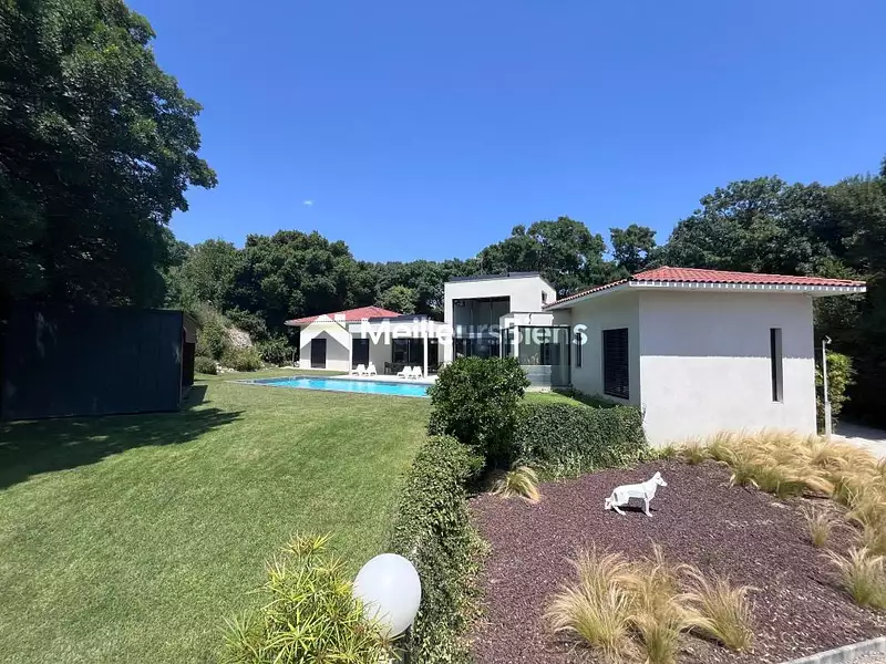 Maison, 200 m²