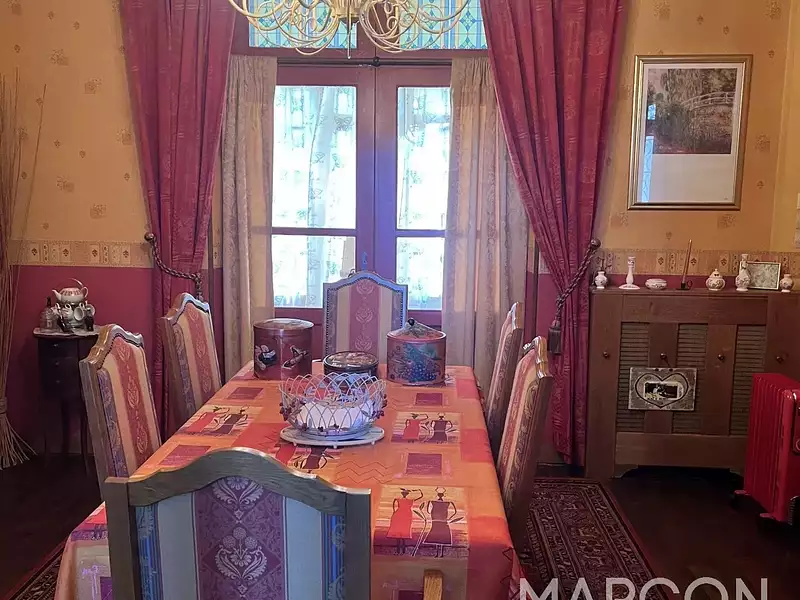 Maison, 166 m²